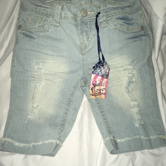 Wallflower Pants - Knee length denim stretch shorts